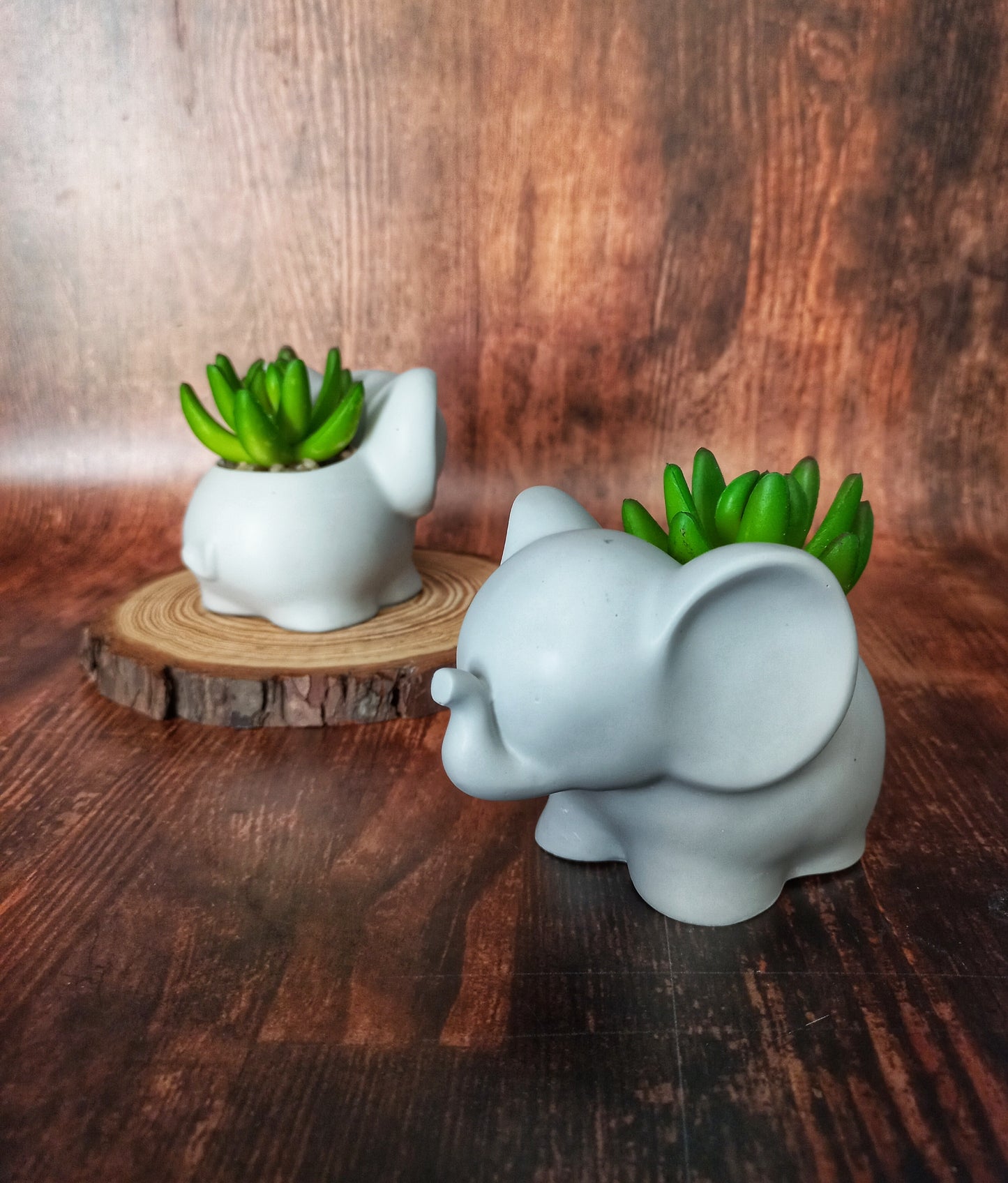 Ellie planter